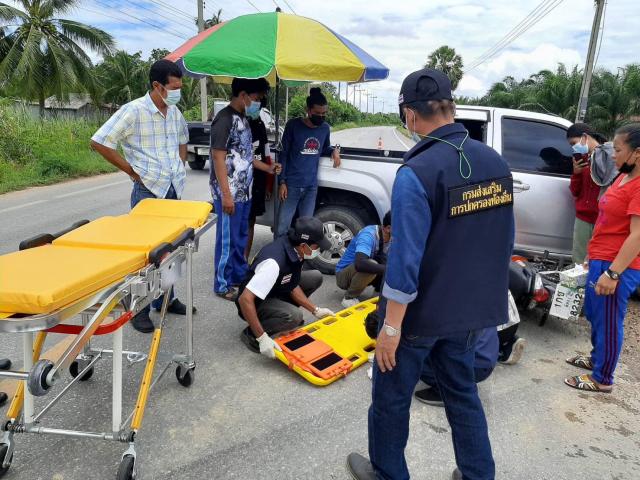 ลงพื้นที่ตรวจสอบความเสียหายและปฐมพยาบาลเบื้องต้นพร้อมติดตามอาการผู้ประสบอุบัติเหตุทางรถยนต์ ณ จุดเกิดอุบัติเหตุ