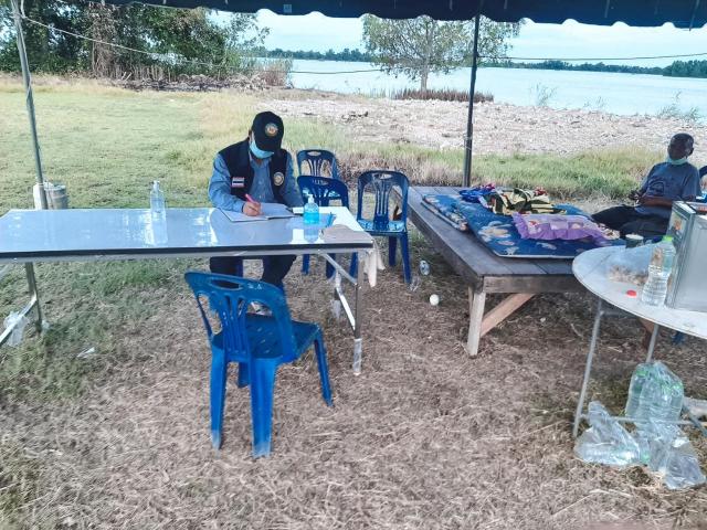 ลงพื้นที่ตรวจเยี่ยมกลุ่มเสี่ยงที่ต้องกักตัว ณ สถานที่เฝ้าระวังและกักตัว (Local Quaritiene : LQ) โรงพักเก่า หมู่ที่ 4